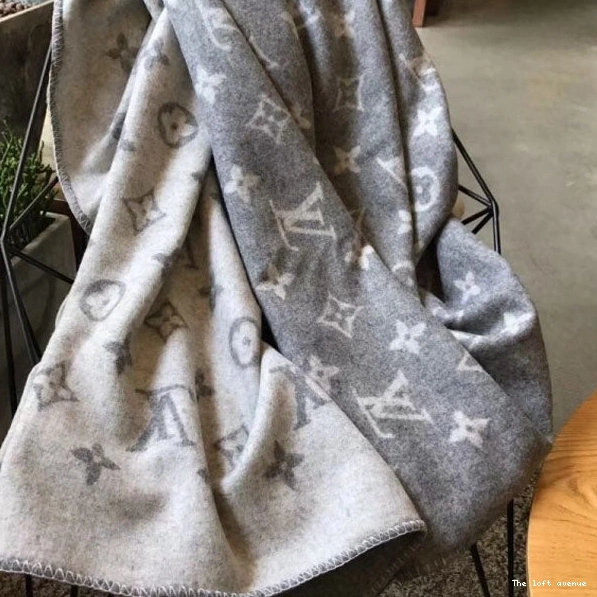 BLANKET GREY CUSTOM LV THROW 0731